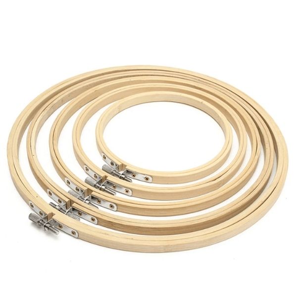 5 tambours de broderie en bambou - Diamètres 13-17-21-24-27 cm - Accessoire Accessoire Brodeuses.com