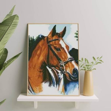 Beau cheval bai - 32x43 à 47x64 cm - Kit de broderie Kit de broderie au point de croix 32 x 43 cm Brodeuses.com