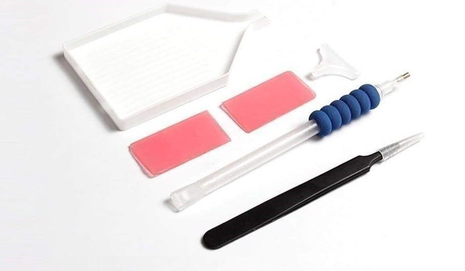 Quelques accessoires de diamond painting - Outils pour broderie diamants Quelques accessoires de diamond painting - Outils pour broderie diamants