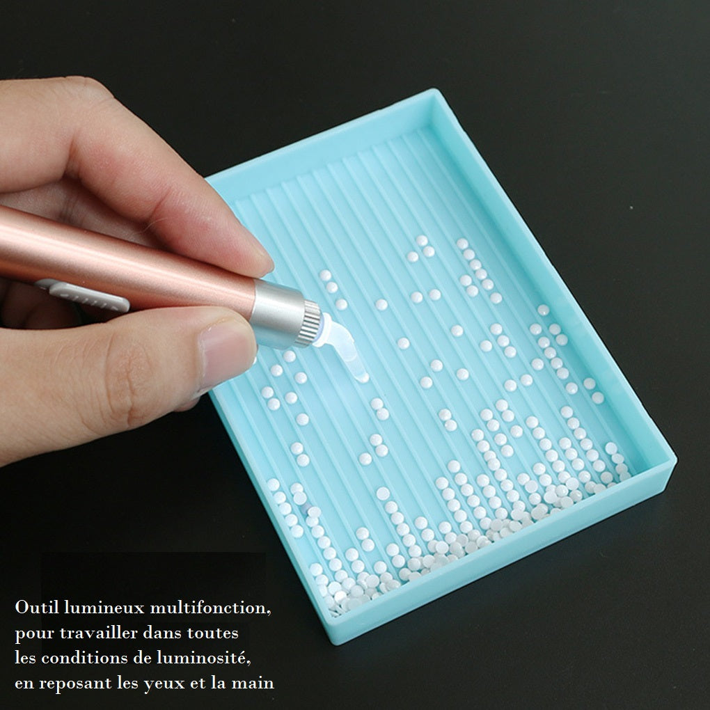 Outil applicateur de strass diamond painting avec eclairage LED - recharge par câble USB - light pen - drill pen - pick-up tool