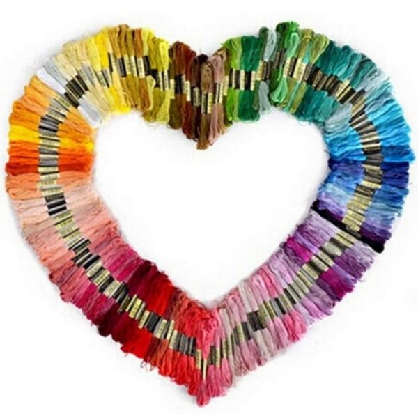 Fil pour bracelet brésilien - lot de 12 échevettes de 7m à 6 brins en  coton, couleurs assorties