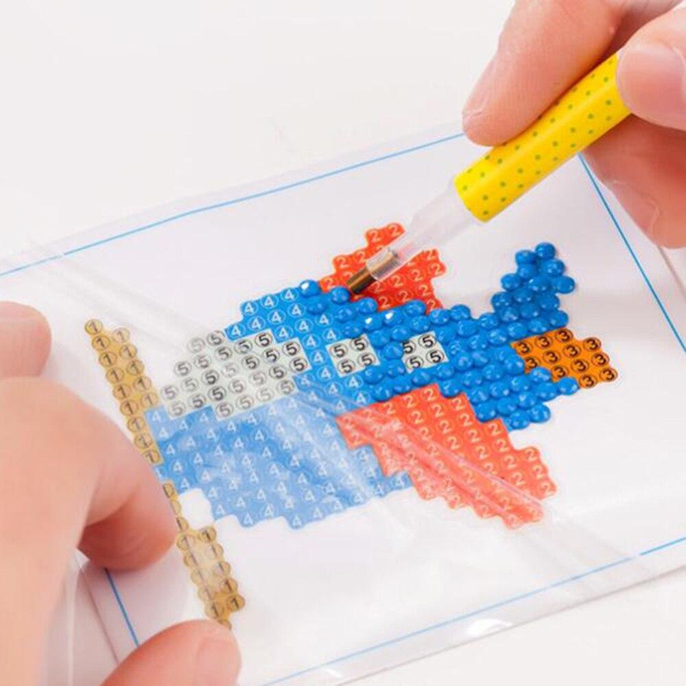 Aquabeads - Kit créatif Aquabeads Le display sachets thématiques