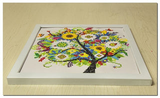 Les 4 saisons en arbres stylisés - Kit de diamond painting - Kit de broderie diamants - Exemple de réalisation Multicolore / Été - Perles rondes - Brodeuses.com